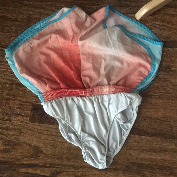 Nike running shorts - Picture 2 of 2